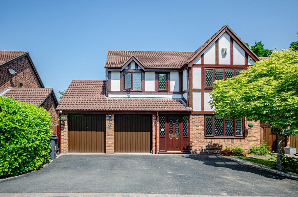 Mornant Avenue, Hartford, Northwich, CW8 4 bed detached house to rent