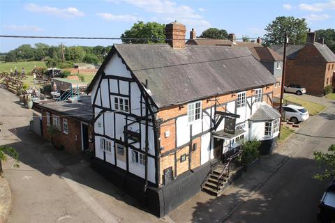 4 bedroom property for sale, Lowndes Arms, High Street, Whaddon, Milton Keynes