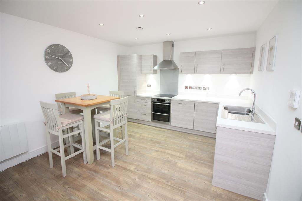 Mill, Mill Way, Otley, LS21 2 bed flat £1,100 pcm (£254 pw)