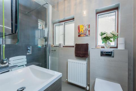 19 Anthony Way, Slough, SL1 5PG