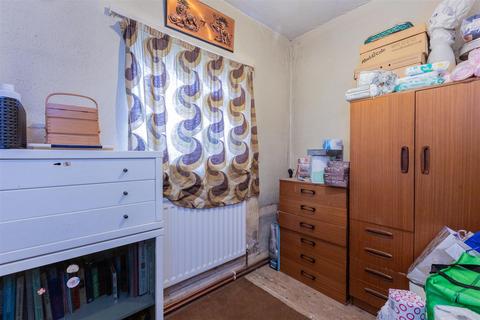 19 Anthony Way, Slough, SL1 5PG