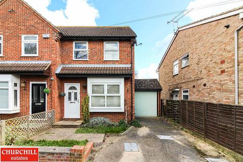 20 Valley Close, Loughton, IG10 3AB