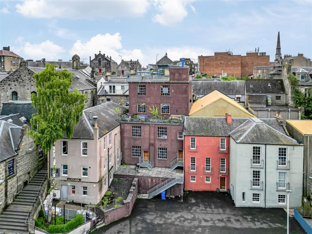 27A Bruce Street, Dunfermline, KY12 7AG 3 bed apartment for sale £390,000