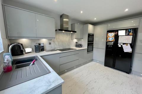 18 Wederly Close, Darlington, DL3 0GX
