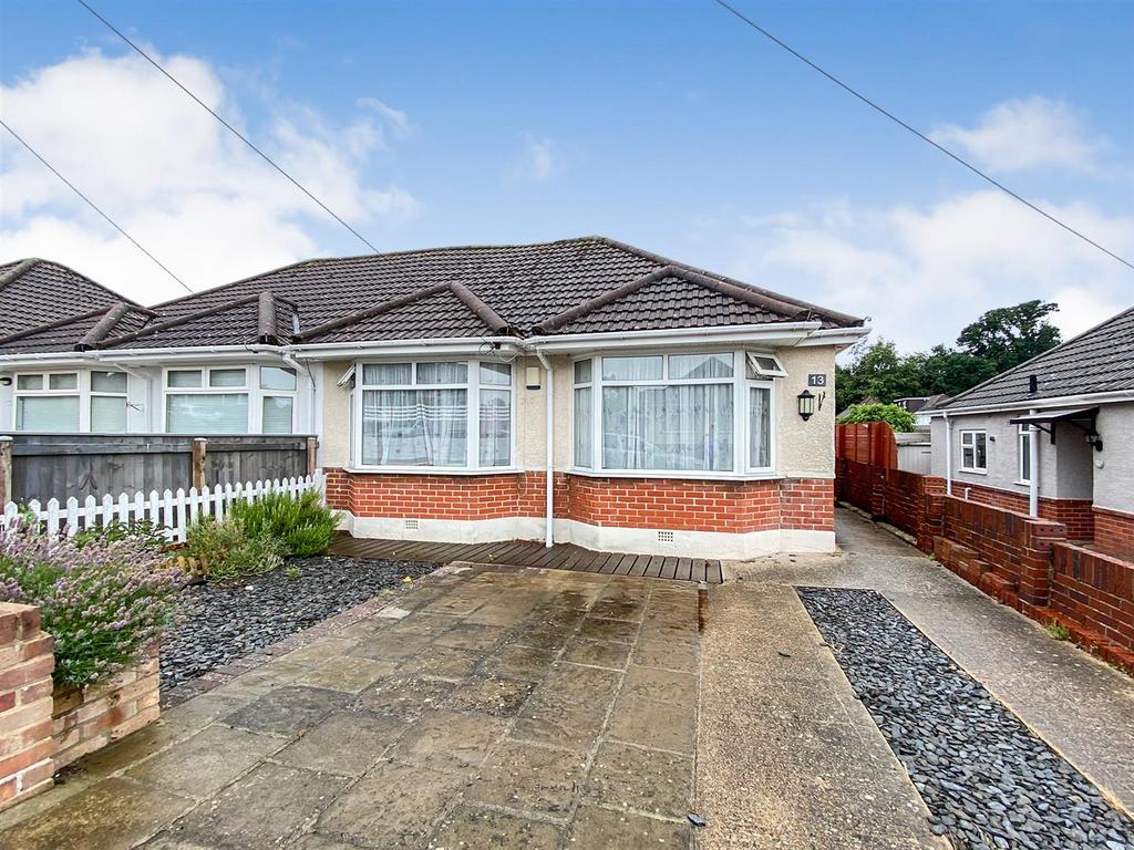 Jackson Road, Poole BH12 2 bed semidetached bungalow £305,000