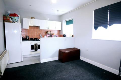 1 Cuthbert Road, London, E17 3LP