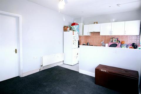 1 Cuthbert Road, London, E17 3LP