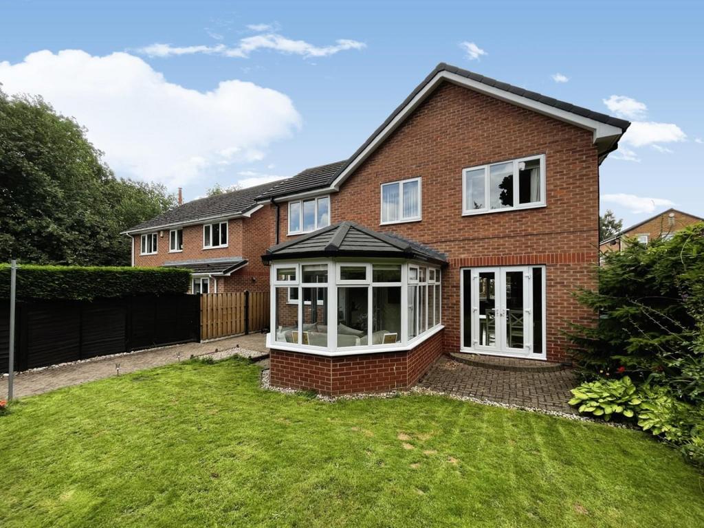 REAR GARDEN 03.jpg