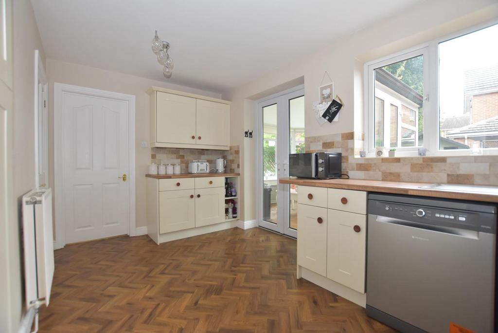 Kitchen 04.jpg