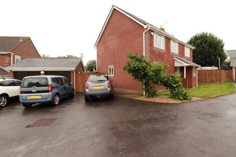 12 Canters Leaze, Wickwar, Wotton-under-edge, GL12 8LX