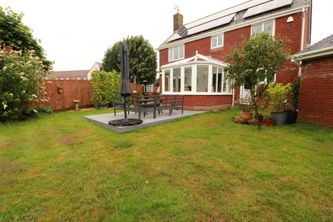12 Canters Leaze, Wickwar, Wotton-under-edge, GL12 8LX