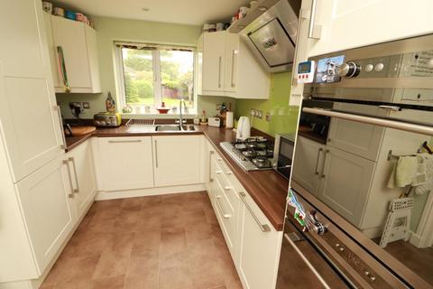 12 Canters Leaze, Wickwar, Wotton-under-edge, GL12 8LX
