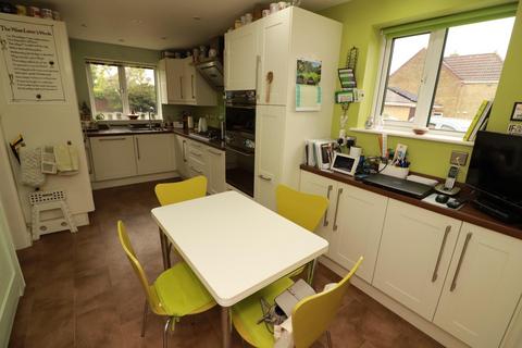 12 Canters Leaze, Wickwar, Wotton-under-edge, GL12 8LX