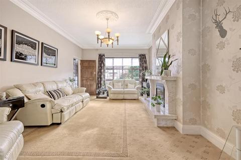 104 The Ridgeway, Chingford, London, E4 6PU