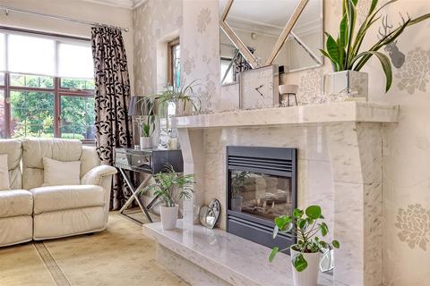 104 The Ridgeway, Chingford, London, E4 6PU