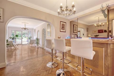 104 The Ridgeway, Chingford, London, E4 6PU
