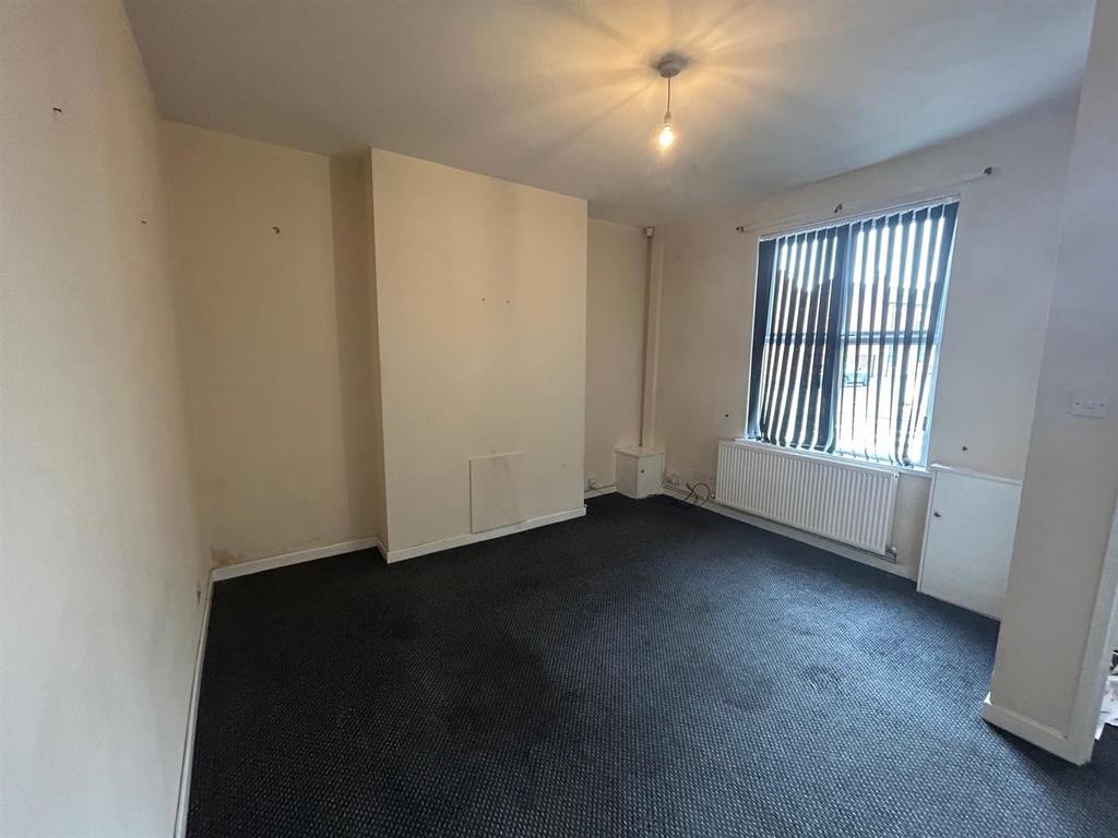 Firs Lane, Leigh 2 bed terraced house for sale £87,950