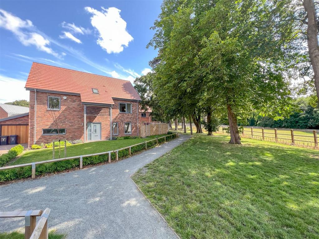 Regal Mews, Kentford, Kentford 4 bed detached house for sale £650,000