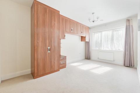 Flat 7, Dove House Merchant Close, Epsom, KT19 0AF