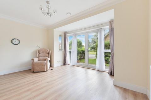 Flat 7, Dove House Merchant Close, Epsom, KT19 0AF