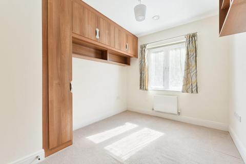 Flat 7, Dove House Merchant Close, Epsom, KT19 0AF