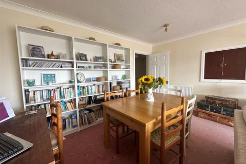 2 bedroom flat for sale - Flat 3, 53 Rest Bay Close, Porthcawl, Bridgend County Borough, CF36 3UN