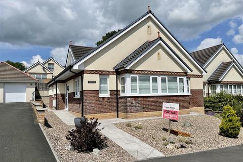 4 bedroom detached bungalow for sale, Parc Pencae, Llandybie, Ammanford