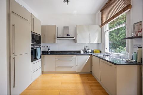 3 bedroom flat to rent, Priory Road, South Hampstead NW6