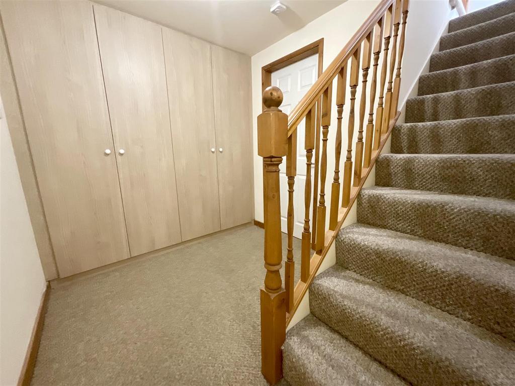 Royal Crescent Lane, Scarborough, YO11 2RL 2 bed terraced house for