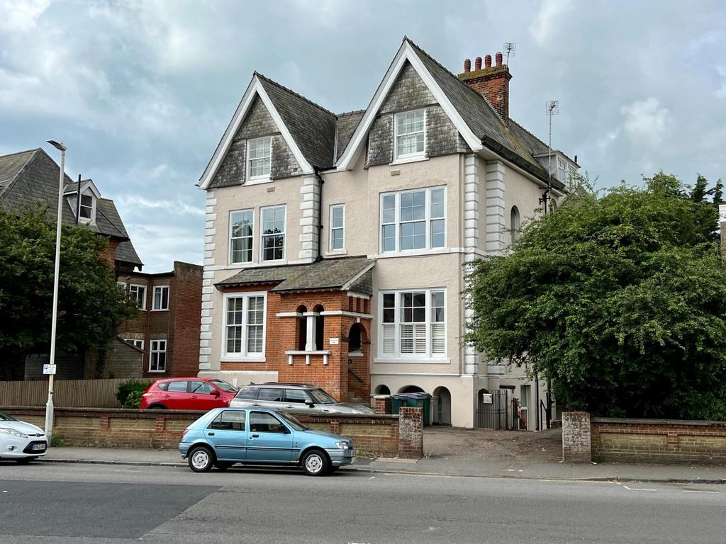 Cheriton Gardens, Folkestone, Kent, CT20 2AP 3 bed apartment for sale