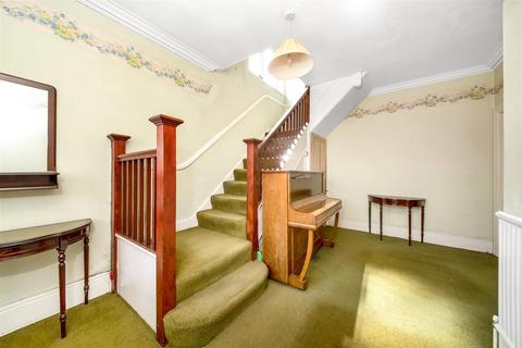 32 Cromwell Avenue, Bromley, BR2 9AQ