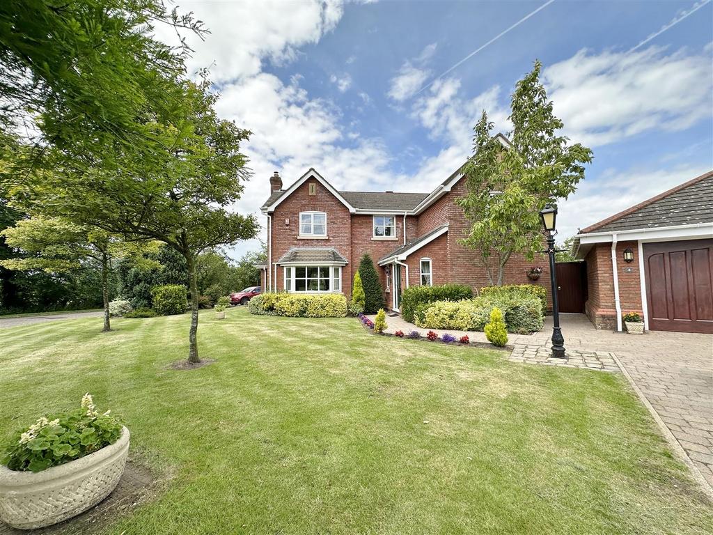 Willowmead Park, Moss Side, Lytham St Annes 4 bed detached house for