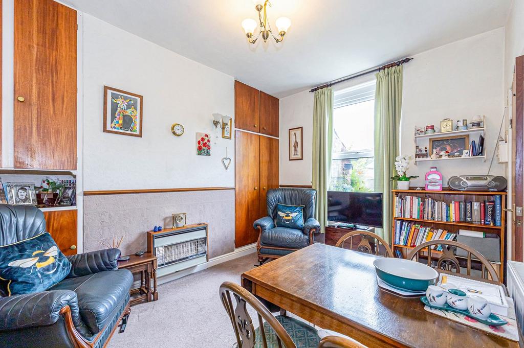 Alderley Road, Flixton, Manchester, M41 3 bed semidetached house for