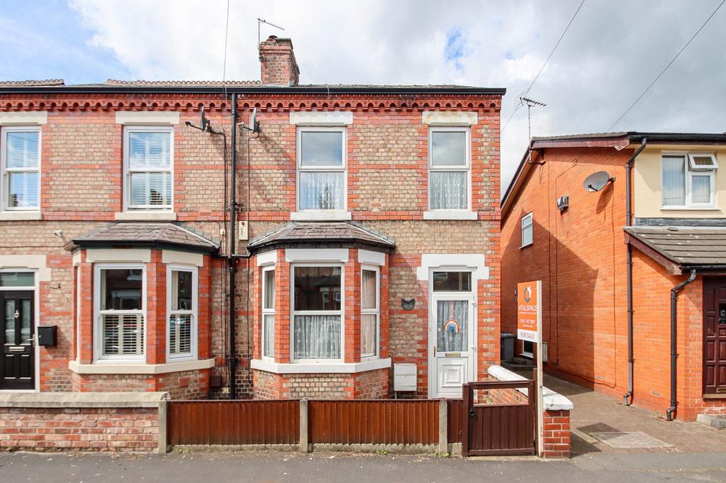 Alderley Road, Flixton, Manchester, M41 3 bed semidetached house for
