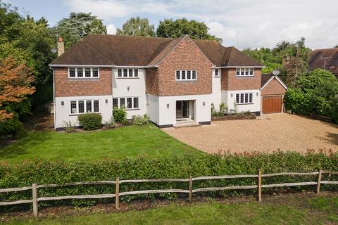 17 Danes Way, Oxshott, Leatherhead, KT22 0LU