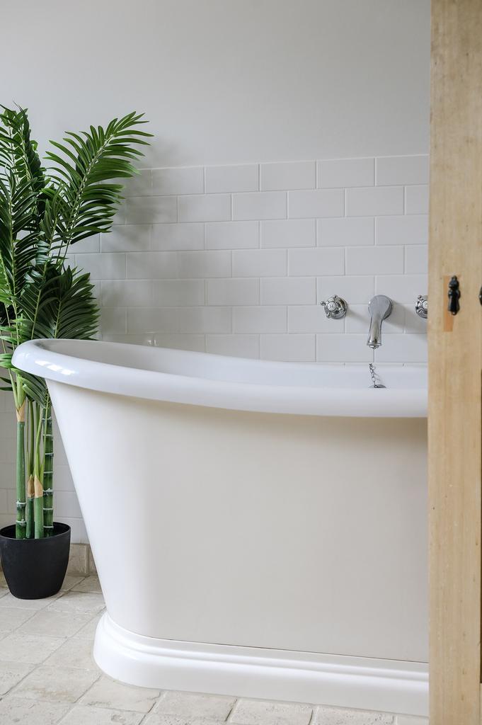 Roll Top Bath