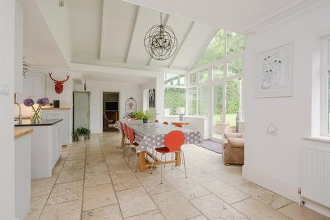 17 Danes Way, Oxshott, Leatherhead, KT22 0LU