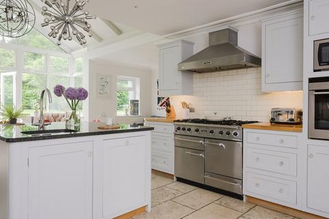 17 Danes Way, Oxshott, Leatherhead, KT22 0LU