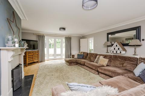 17 Danes Way, Oxshott, Leatherhead, KT22 0LU