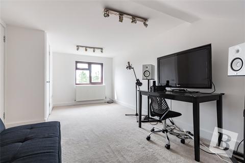 17 Partridge Square, London, E6 5LH