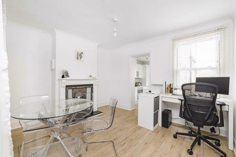 33 Lakes Road, Keston, BR2 6BN