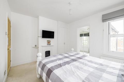 33 Lakes Road, Keston, BR2 6BN