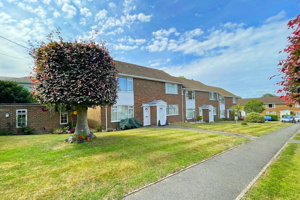 Clerks Acre, Hassocks, West Sussex... 2 bed flat £250,000
