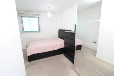 1 bedroom apartment to rent, Newport Avenue, London, E14