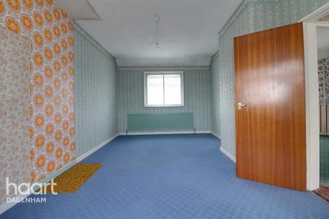 31 Heathway, Dagenham, RM9 6AZ