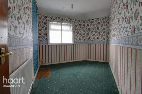 31 Heathway, Dagenham, RM9 6AZ