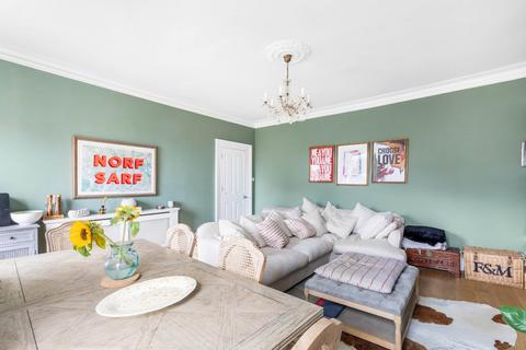 1 bedroom apartment for sale, Twickenham Road, Teddington, Middlesex, TW11