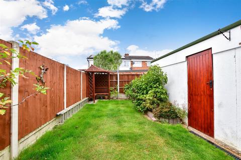 107 Branksome Avenue, Stanford-le-hope, SS17 8BH