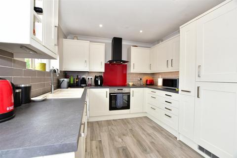 107 Branksome Avenue, Stanford-le-hope, SS17 8BH