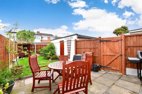 107 Branksome Avenue, Stanford-le-hope, SS17 8BH